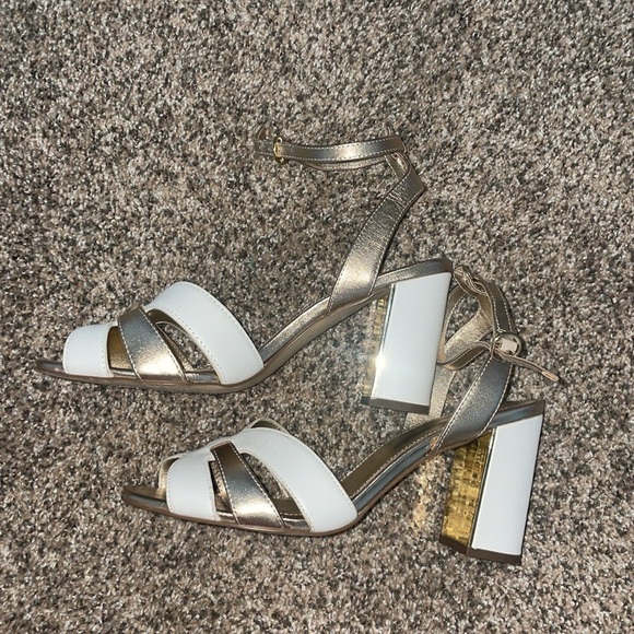 Lilly Pulitzer Alana Sandals! - Picture 8 of 12